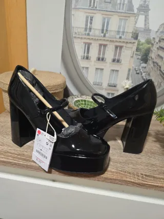Zapatos negros plataforma brillo