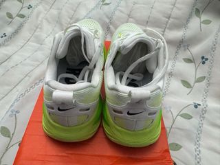 Nike Vomero 18 Verde y Blanco