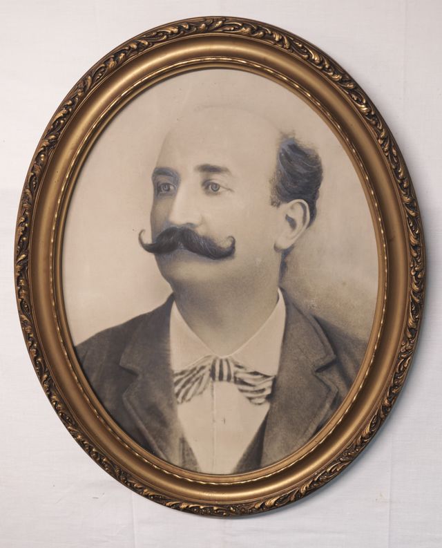 Antica fotografia epoca Maschile Cornice lavorata