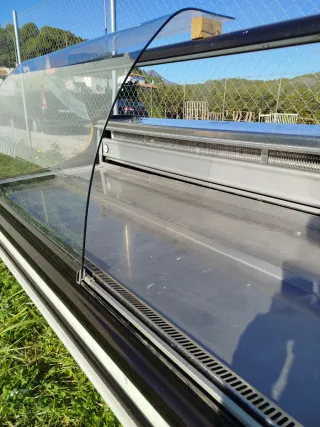 Vitrina expositora refrigerada