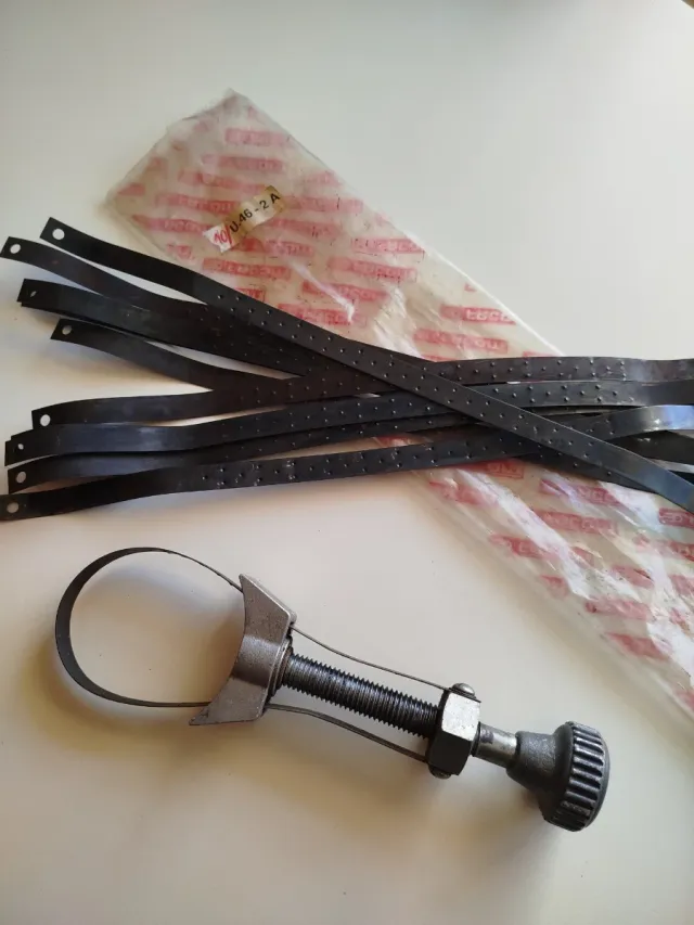 Llave de filtros de aceite y 10 flejes recambio