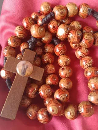 Rosario in legno con croce