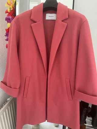 Abrigo rosa oversize Stradivarius