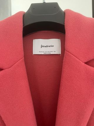 Abrigo rosa oversize Stradivarius