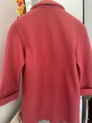 Abrigo rosa oversize Stradivarius
