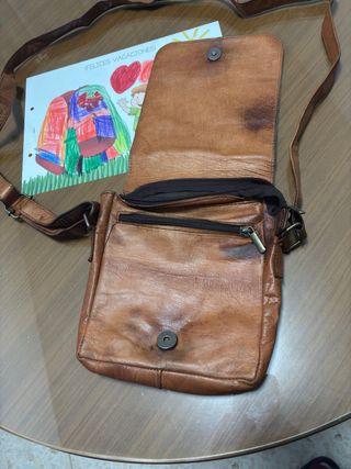 Bolso de piel marrón
