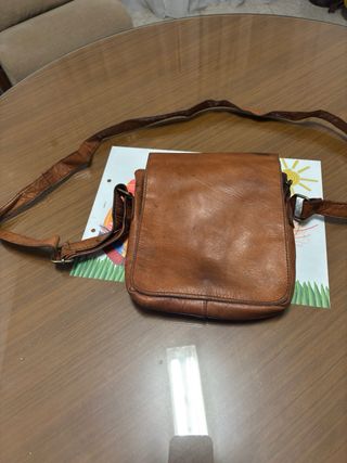 Bolso de piel marrón
