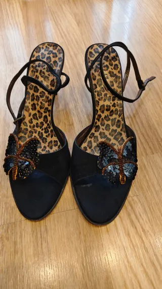 Sandalias fiesta negras mariposa talla 40