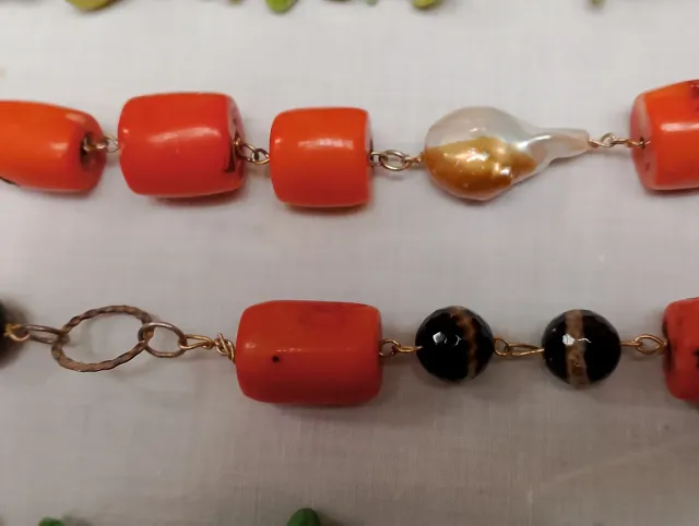 Collane pietre dure verdi e rosse