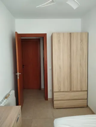 Habitación individual amueblada