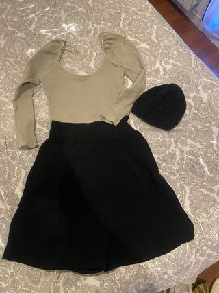 Lote de ropa: top y falda y gorro