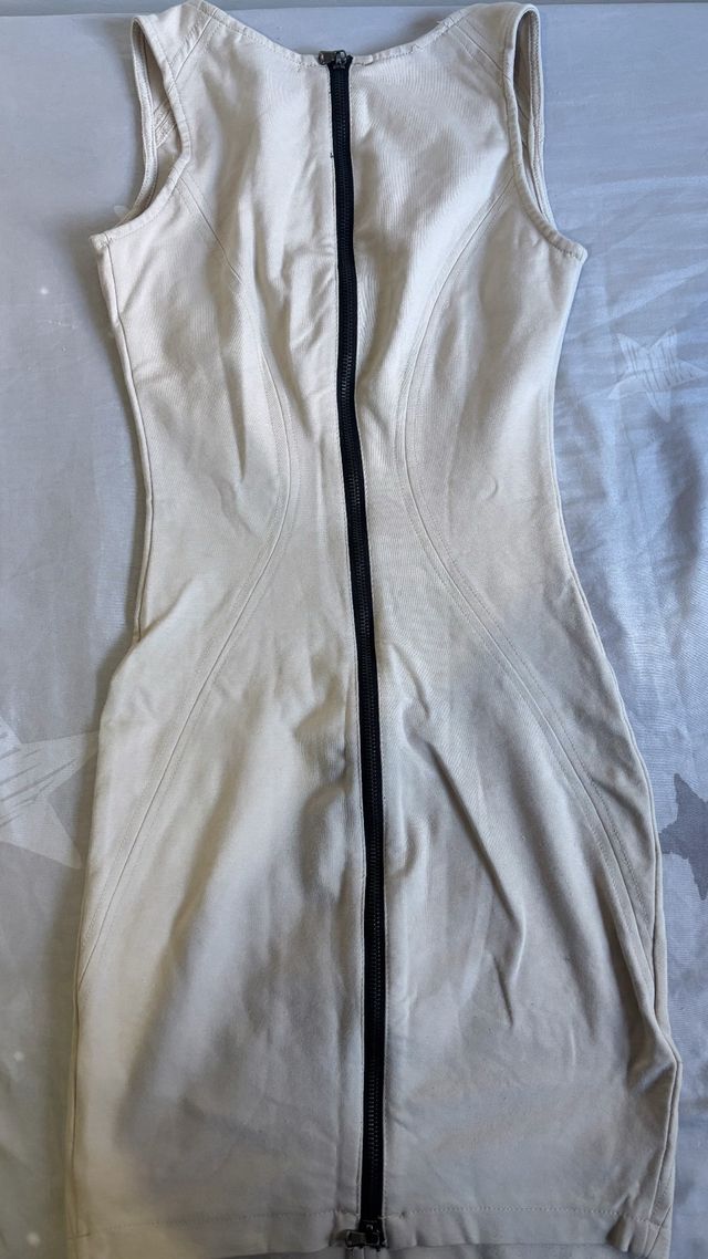 Vestido Bershka Beige Talla M Cremallera Trasera