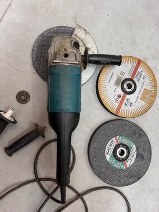 Amoladora Makita 2000W Radial Disco Grande
