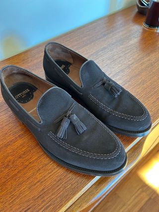 Mocasines Lottusse Class borlas serraje moka.