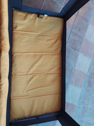 SE REGALA Cuna de viaje plegable.