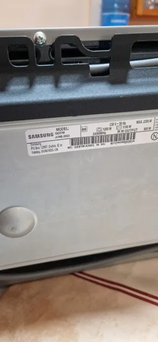 Microondas Samsung GE87M con Grill