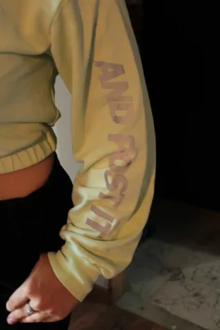 Felpa corta verde fluo con scritte