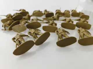 Lotto di 21 soldatini vintage