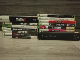 Xbox 360 Nera + 14 Giochi + 3 Controller