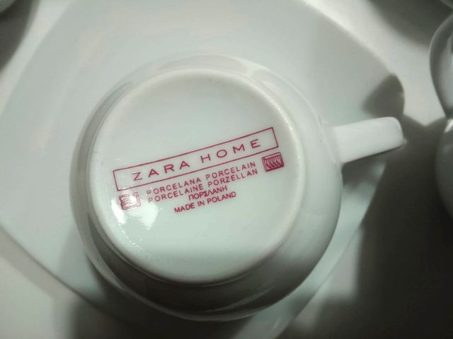Juego de tazas y platos Zara Home de porcelana
