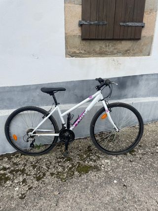 Bicicleta BTT Btwin Blanca