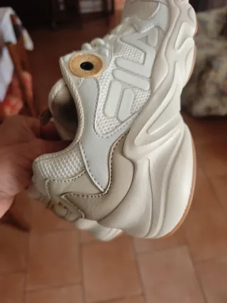 Sneakers Fila bianche e oro taglia 38