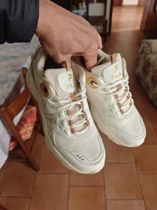 Sneakers Fila bianche e oro taglia 38