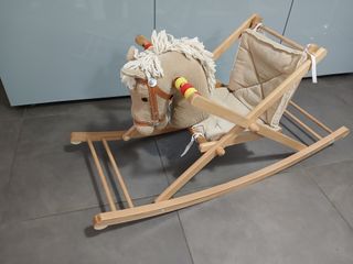 Cavalluccio a dondolo in legno con seduta