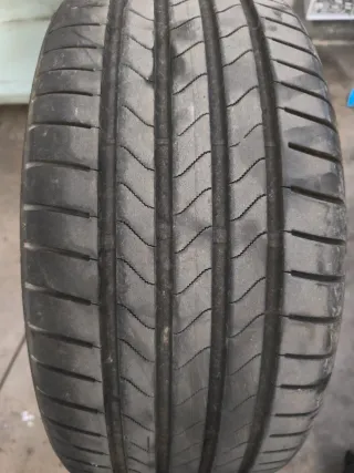 Una de ellas tiene un pinchazo reparado bridgeston