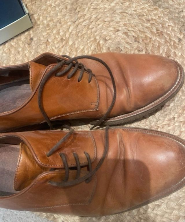 Zapatos de vestir de cuero marrón