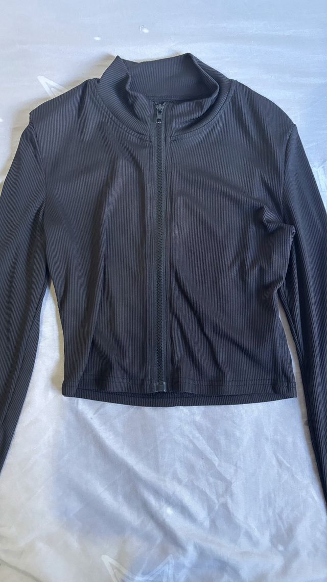 Top corto Shein manga larga cremallera