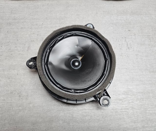 861601A210 Altavoz puerta delantera Toyota C-HR II