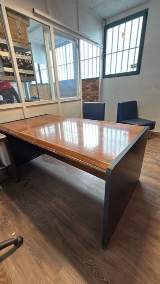 Mesa de oficina de madera