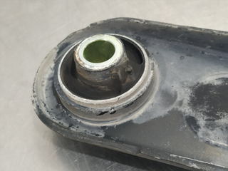 BRAZO SUSPENSION INFERIOR DELANTERO DERECHO PEUGE