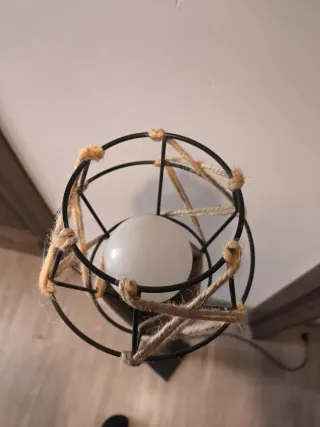 Lámpara de pie rústica madera y metal