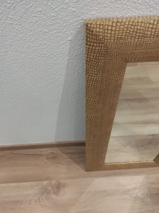 Espejo recibidor o cómoda beige