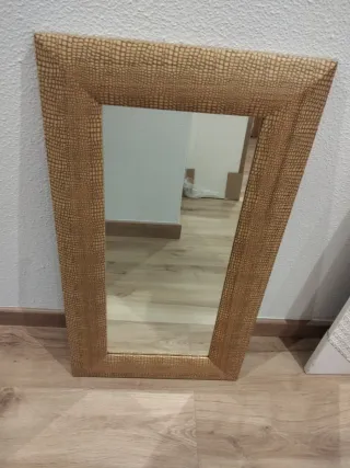 Espejo recibidor o cómoda beige