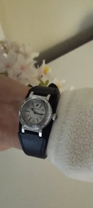 Reloj Swarovski Plata y Negro