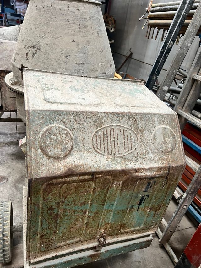 vendo hormigonera de 250l funciona bien