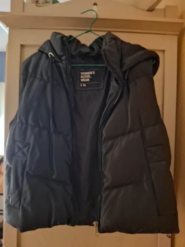 Chaleco acolchado con capucha negro Talla S