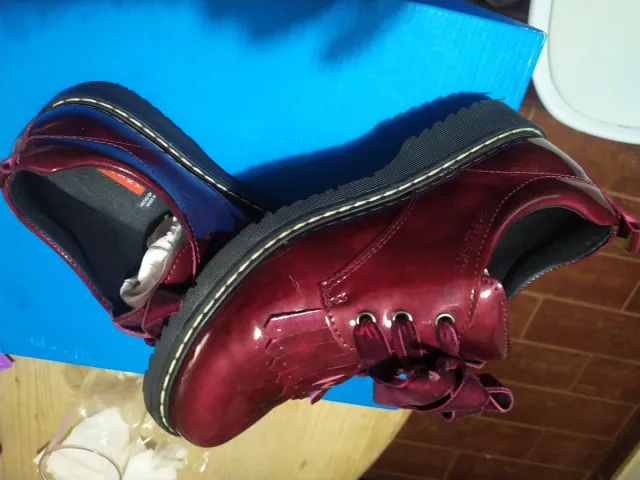 Zapatos Pablosky charol burdeos