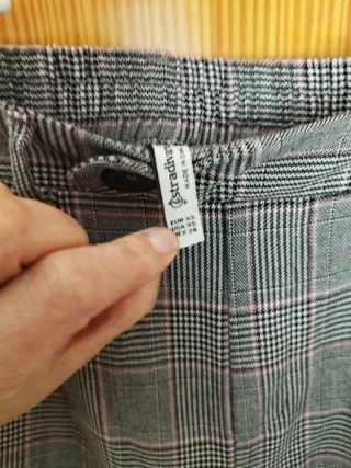 Pantalones de cuadros grises