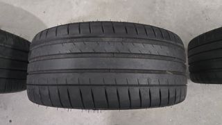 Neumáticos Michelin Pilot Sport 4S 235 / 35 ZR19