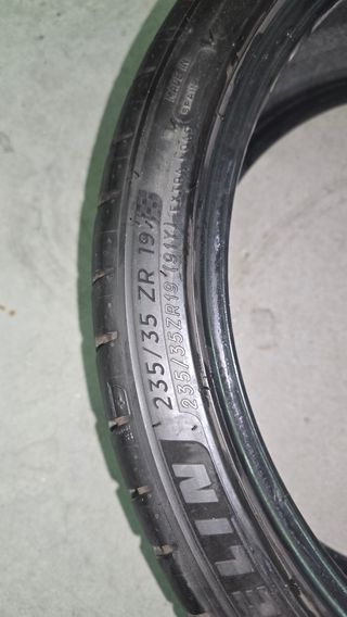 Neumáticos Michelin Pilot Sport 4S 235 / 35 ZR19