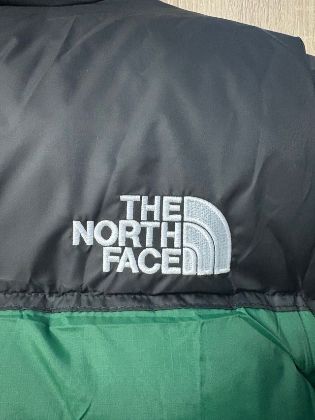 Chaqueta The North Face Verde y Negra