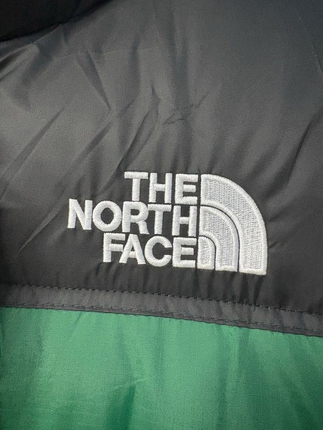 Chaqueta The North Face Verde y Negra