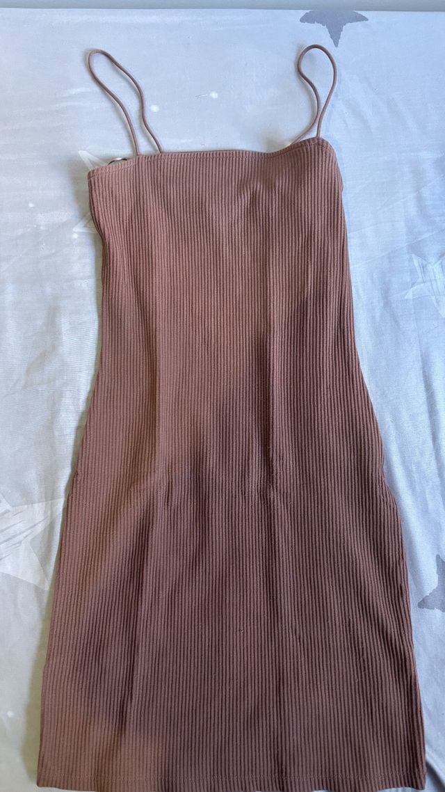 Vestido Bershka marrón tirantes corto T.XS