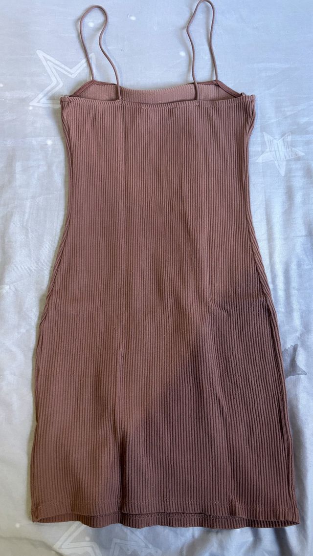 Vestido Bershka marrón tirantes corto T.XS