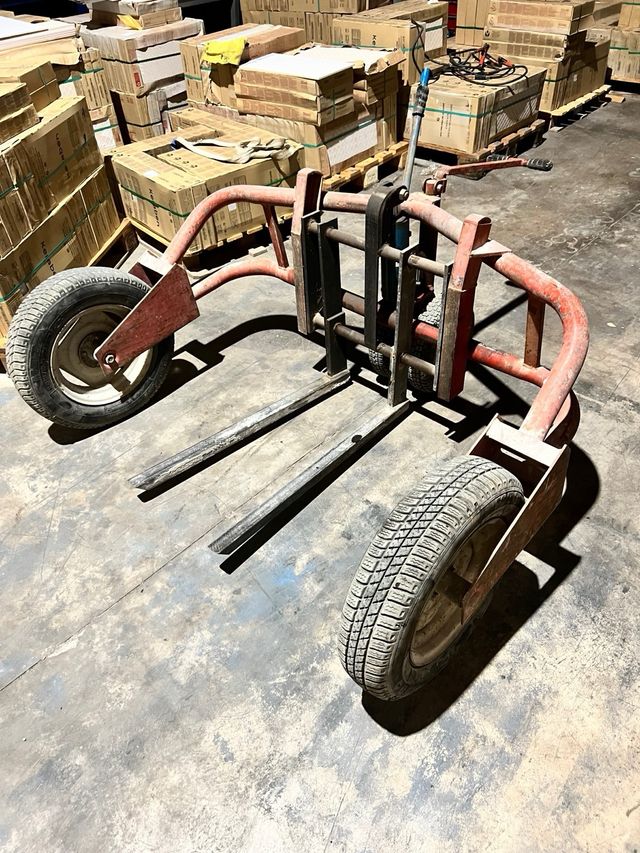 Transpaleta de obra robusta