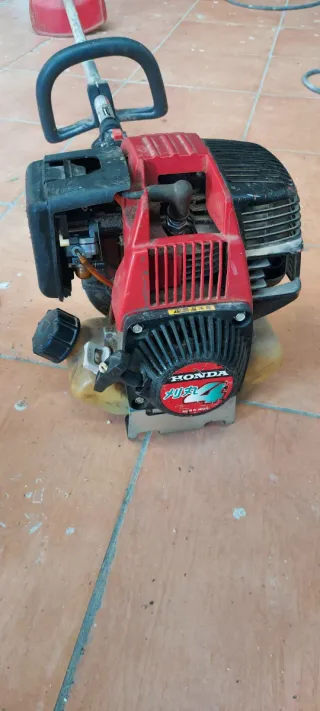Desbrozadora Honda ,no funciona, para piezas.